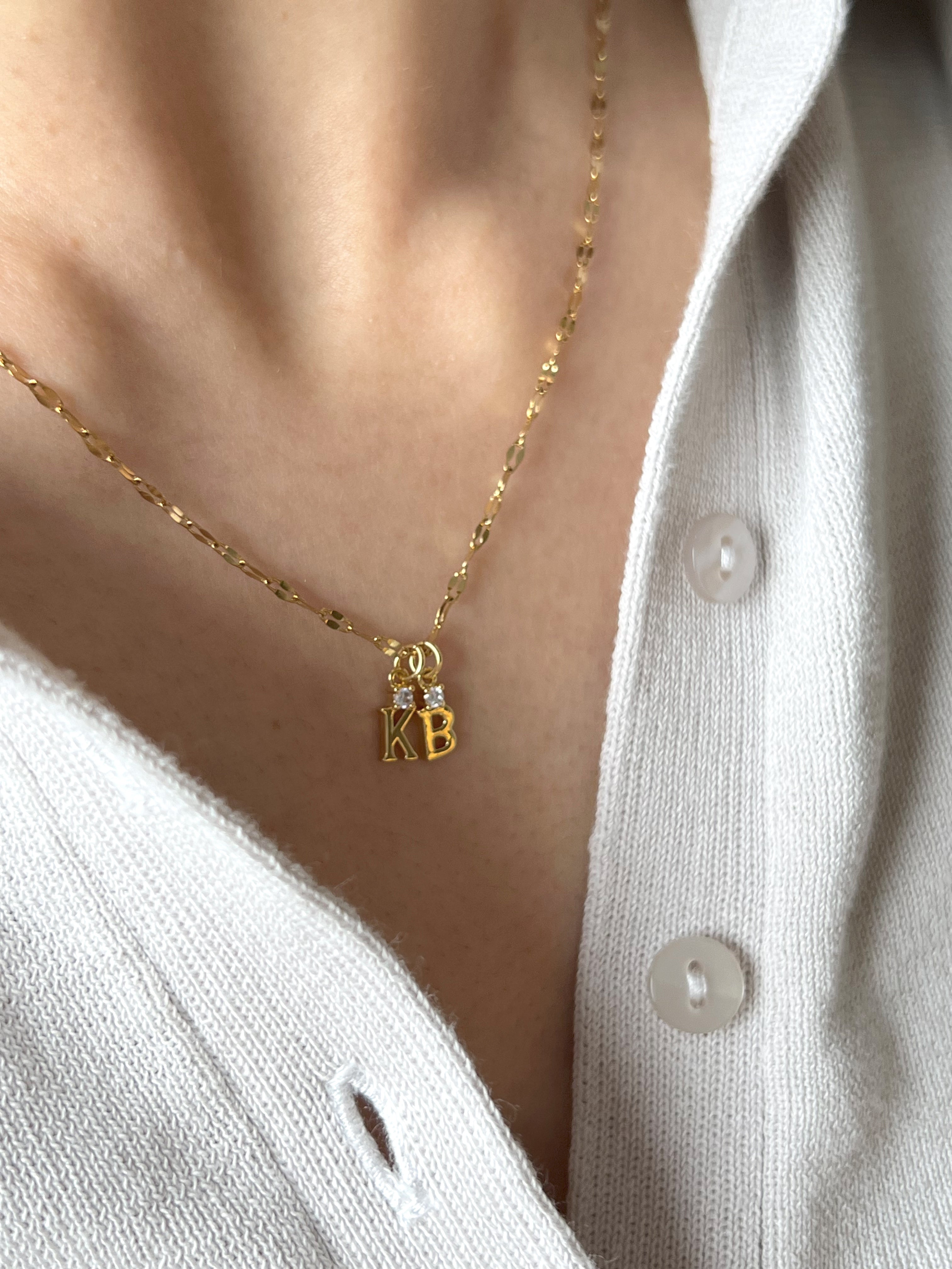 Halskette mit Initialen-Charm